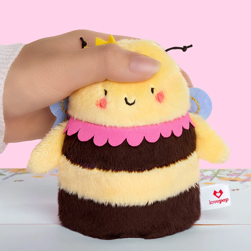 Lovepop 'Bee-u-tiful Mom' Queen Bee Mother's Day Plushpop Card and Sentiment Set - Image 3
